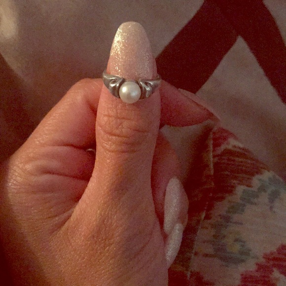 Pearl Kendra Scott ring (wedding band) - Picture 1 of 3